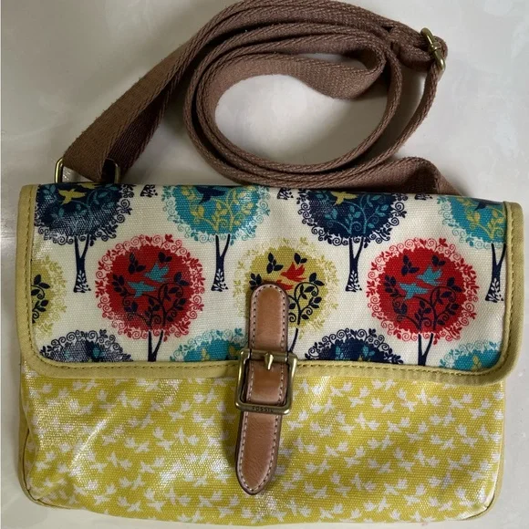 Fossil Crossbody purse yellow birds and trees - Picture 3 of 10